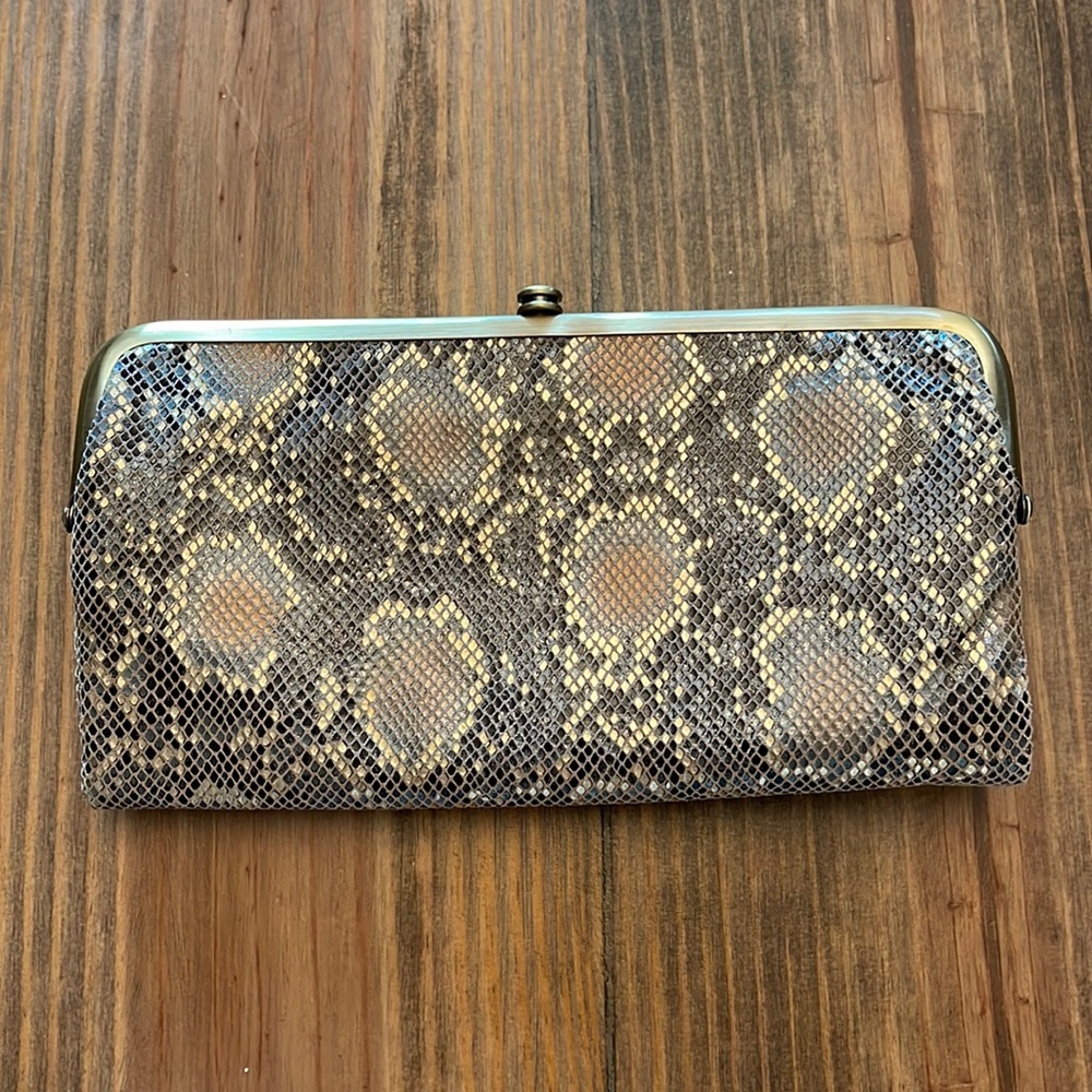 HOBO: LAUREN Clutch Wallet